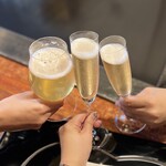 八王子うかい亭 - 私と息子はシャンパン、旦那くんはノンアルを…
      シャンパンとノンアルビールで乾杯です♪(*^^)o∀*∀o(^^*)♪