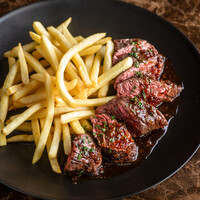 牛ハラミ　炭火焼き 2380円(2618円)