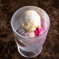 3種アイス盛り合わせ 580円(638円)