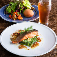 サーモンのソテー  ブールノワゼットソース