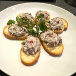 Jazz Dining B-flat - ビーフタルタルのブルスケッタ：900円