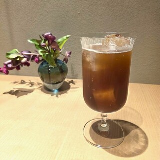 엄선한 일본주, 내추럴 와인, 수제 발효 음료를 준비했습니다