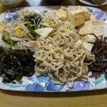 金壺食堂 - 盛り付けた料理