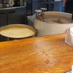 329264467 - 目の前の寸胴は鶏油まみれ(; ﾟ ﾛﾟ)