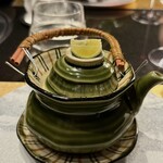 焼肉牛印 - 厳選赤身の土瓶蒸し/マルシンを圧力鍋で1時間その後もコトコト