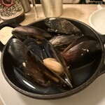 BAR EL PEPE - ムール貝のシェリー蒸し　シェリー蒸しなのがスパニッシュ