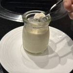 焼肉牛印 - 白いコーヒープリン