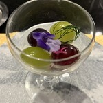 焼肉牛印 - 水キムチ（シャインマスカット）こちらは発酵しているタイプ