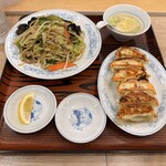 ぎょうざの満洲 - 料理写真: