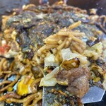 お好み焼き かわ - スジとキャベツとソバが♡