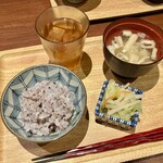 焼鳥 ハレツバメ 新宿東口店 - フリーコーナーから好きなだけいただけますよ✨