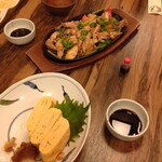 大ちゃん - 奥はせせりの炒め物