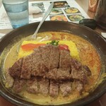 &スリランカTOKYO - ★★★豚ステーキカレー 1500円 スリランカ らしく シャバシャバ系の甘みも酷もない ルーと 塩コショウ すらされてない 無味なステーキで美味しくない！