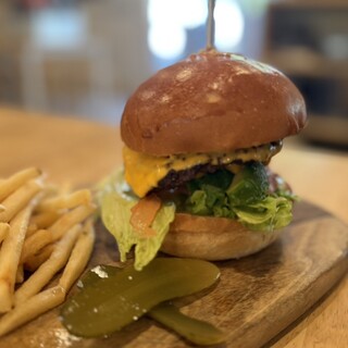 タカオサン ベース キャンプ カフェ バー_0