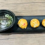 かんすけ - 明石焼き380円(店内飲食限定ちょい飲み用)※6個入り＋出汁108円でお持ち帰りもできます。