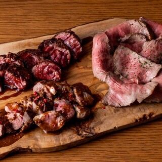 自慢の肉料理がシェアして楽しめるミートプレート◎