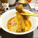 Japanese Soba Noodles 蔦 - かなりの大きさの松茸