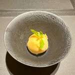 Japanese Soba Noodles 蔦 - デザートの「季節の桃アイス」