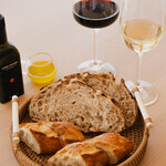 LA VIGNE DINING FÛDO - パンの盛り合わせ