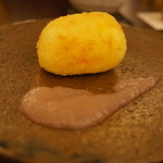 日本料理 晴山 - 越前蟹のクリームコロッケ 玉ねぎのソース