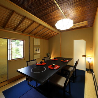 【竹の間】新数奇屋
                                          ※椅子席に改装いたしました。
                                          ２名～７名席