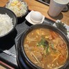 カルビ丼・スン豆腐専門店 三肉屋 センタープラザ店