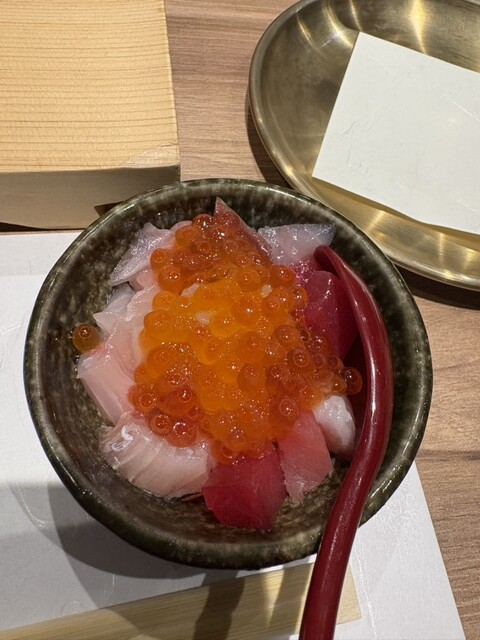 Sushi to Tempura Nihon no Umi Yanagibashi Ten