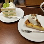 Atelier Ettoi - シャインマスカットのショートケーキ（700）とハチミツとブルーチーズのタルト（600）