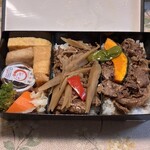 亀戸 升本 - 右から、牛飯、牛ごぼう飯、おかず