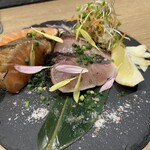 にこらす - 天然ブリ・サーモンのワラ焼き