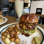 ザ・コーナー ハンバーガー＆サルーン - 