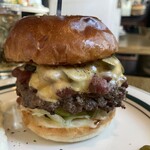 ザ・コーナー ハンバーガー＆サルーン - 