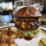 ザ・コーナー ハンバーガー＆サルーン - 