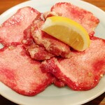 焼肉ホルモン きょうい - 至高の上タン