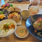 アジャーラー - 