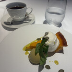 プリミ・バチ - 