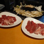 いただきます。 - ジンギスカン写真で見るのと量があるように見えるけど…