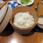 草庵 鍋島 - ごはんは、お櫃でこの量