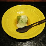 草庵 鍋島 - 加茂なす、上に練りたてのトロトロ胡麻豆腐