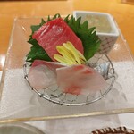 ゆるり。 酒槽 - 突き出しお一人様四種刺身各一貫980円