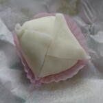 御菓子司大徳屋 - 大徳苺（求肥に包まれた苺大福）