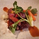 o・mo・ya - お肉料理『牛ロースステーキ』長さ２~３ｃｍほどの角切りの牛ロースステーキが６切れほど…柔らかくて美味しい牛ロース ステーキ～♪(^o^)丿