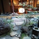 o・mo・ya - 席から見える中庭～！今回、一番良い席を提供してくれたお店に感謝です～♪(^o^)丿