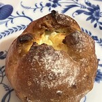 パン ボン コルネ - クランベリーとクリームチーズのハードパン