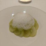 La Vallee d'Or - シャインマスカット、マスカルポーネのアイスクリーム、シャルトリューズのエスプーマ