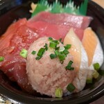 魚丼屋 - うずしお丼、アップ