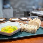 Refugeforestiere 五島 - 202509◆16穀米のパン、バケット。