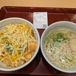 なか卯 - チーズ親子丼とハイカラ小うどん