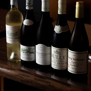 雌牛の繊細な旨みと相性の良いワインを豊富にラインナップ