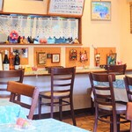 シャンティ - 厨房前のカウンター席。